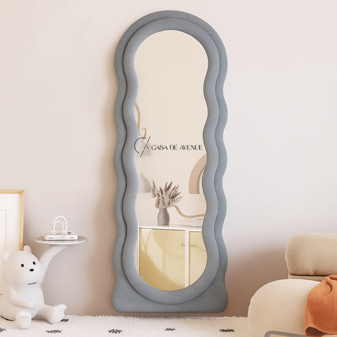 Wavy Mirror With Standard Mirror
